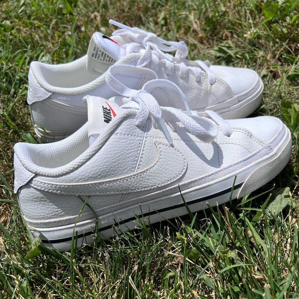 Womens Nike Court Legacy 8.5
